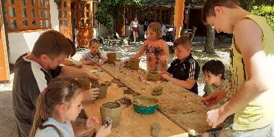 Csodaszarvas 35. Gébárti komplex népi kézműves gyermektábor képekben