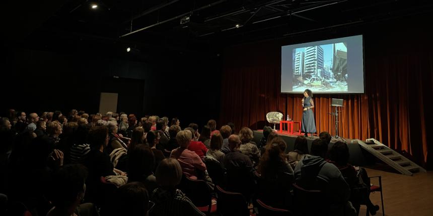 Al Ghaoui Hesna - Mi�rt pont �n? Sorsford�t� t�rt�netek